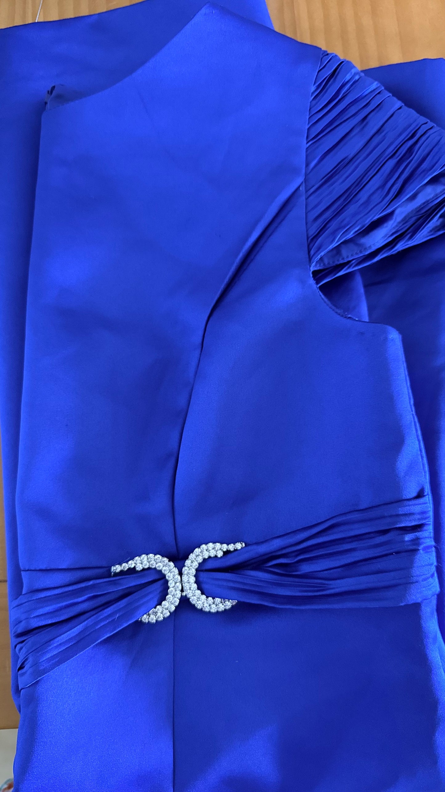 - Vestido satinado Santiago Sánchez • Talla 4XL