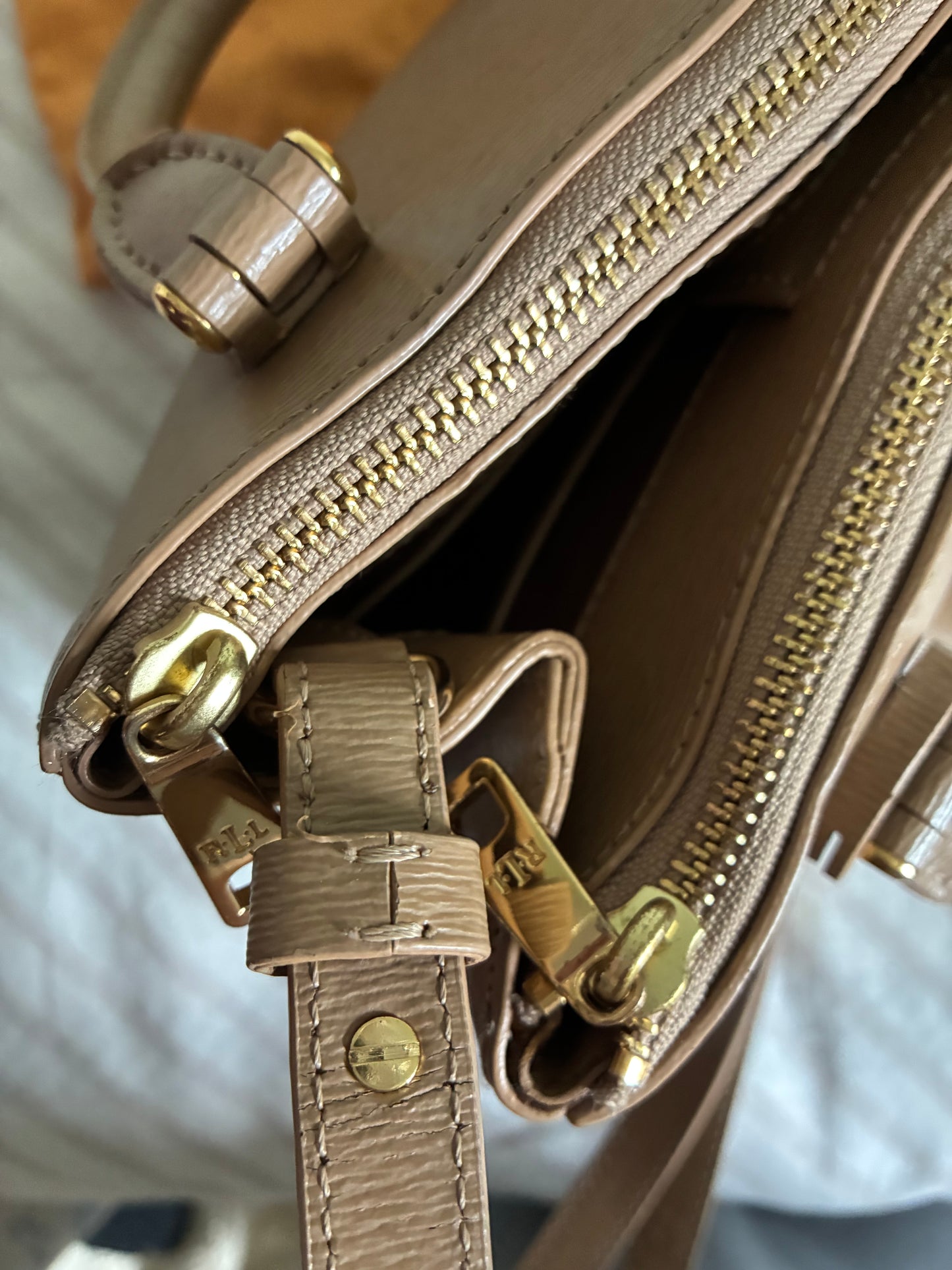 - Bolso satchel Lauren Ralph Lauren