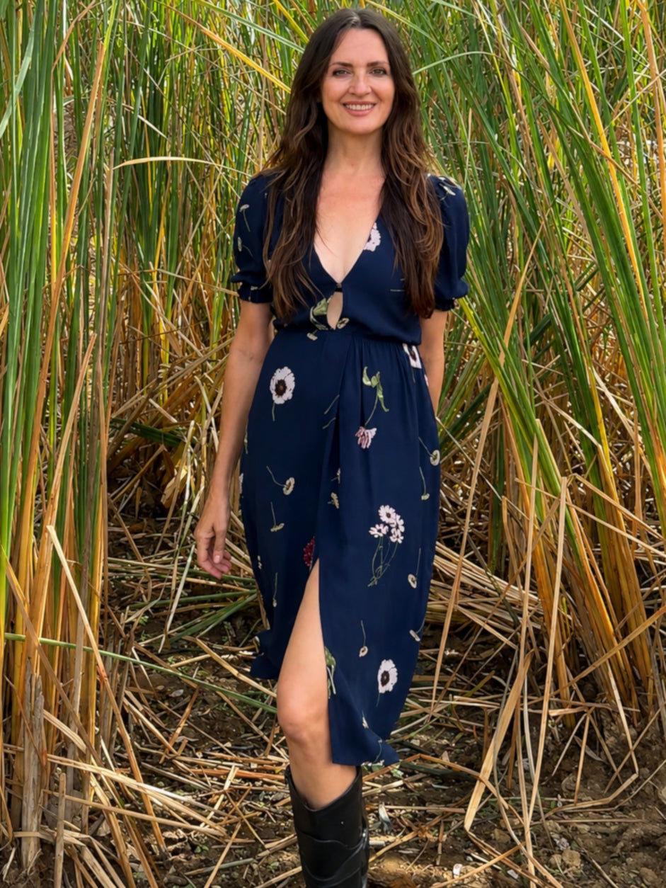 Vestido floral azul marino Reformation • Talla S