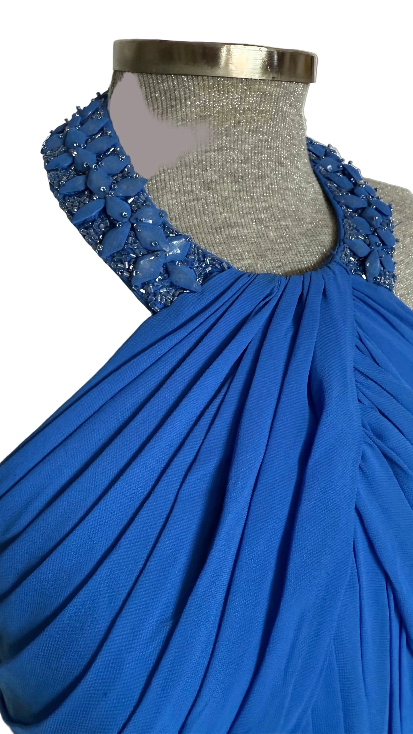 - Vestido halter Pronovias Barcelona • Talla M