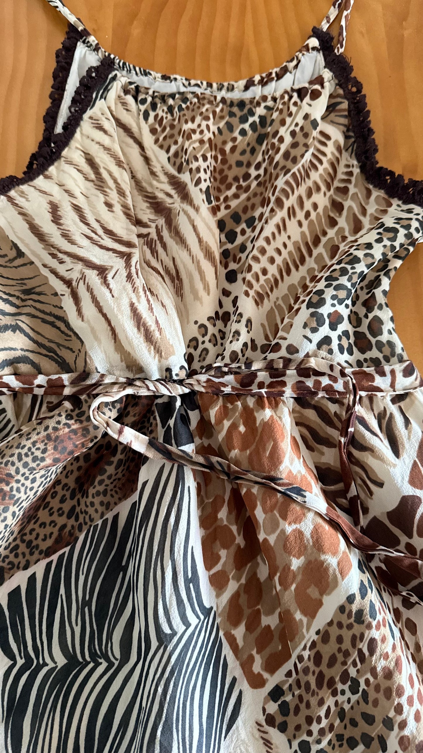 - Vestido seda animal print Moschino • Talla S