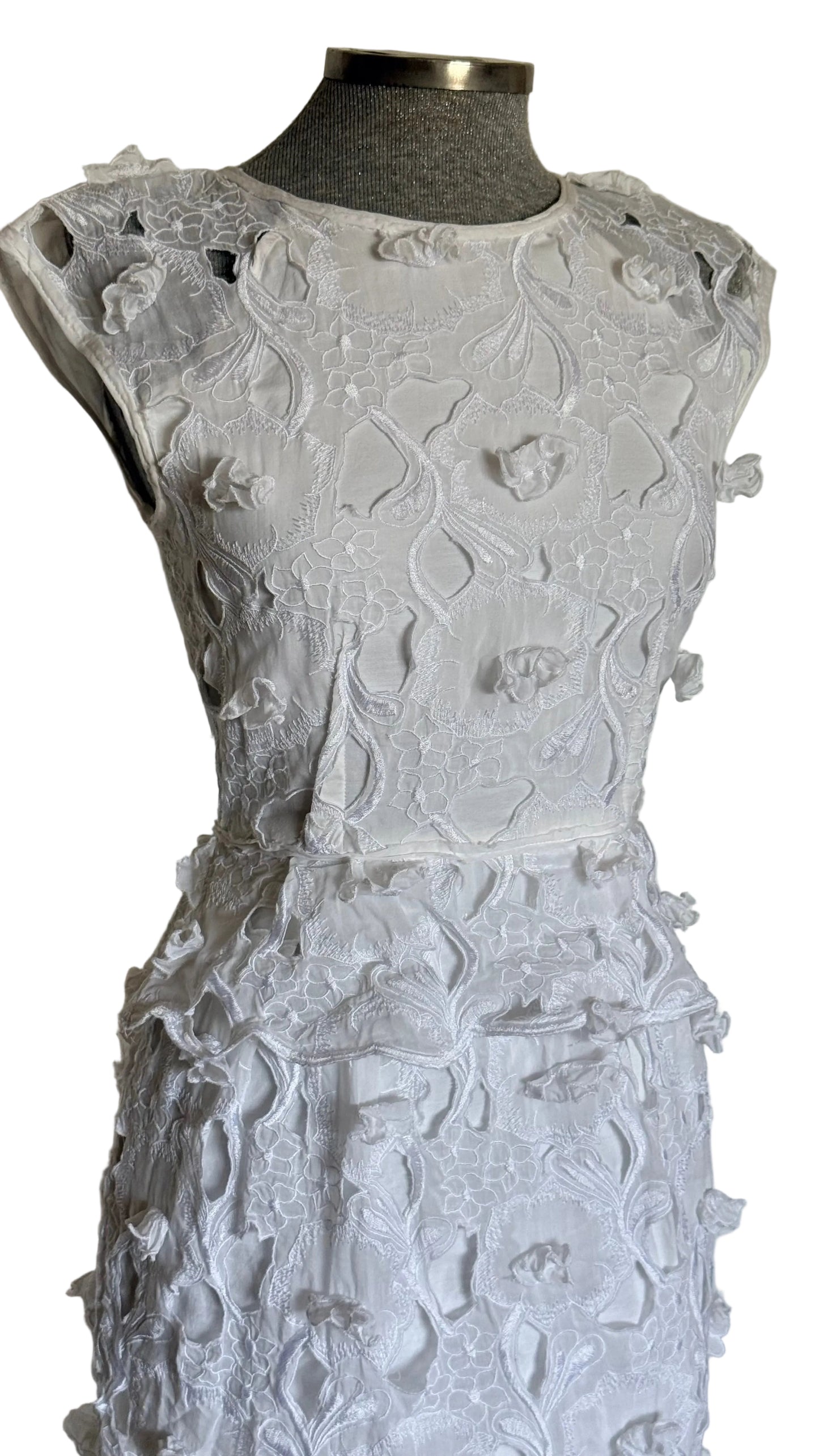 - Vestido bordado BCBGMAXAZRIA• Talla XS
