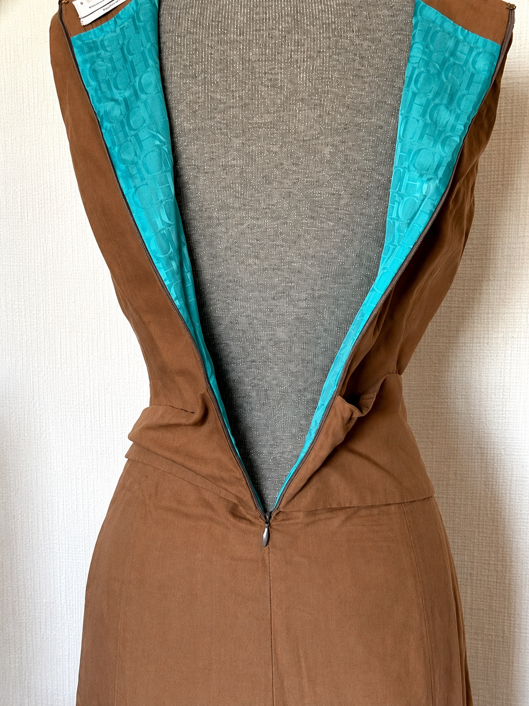 Vestido camel cinturón Carolina Herrera • Talla S