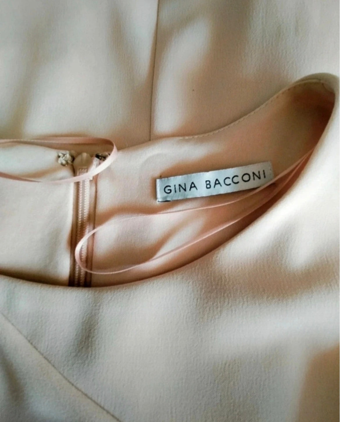 - Vestido crepé musgo Gina Bacconi • Talla XXL