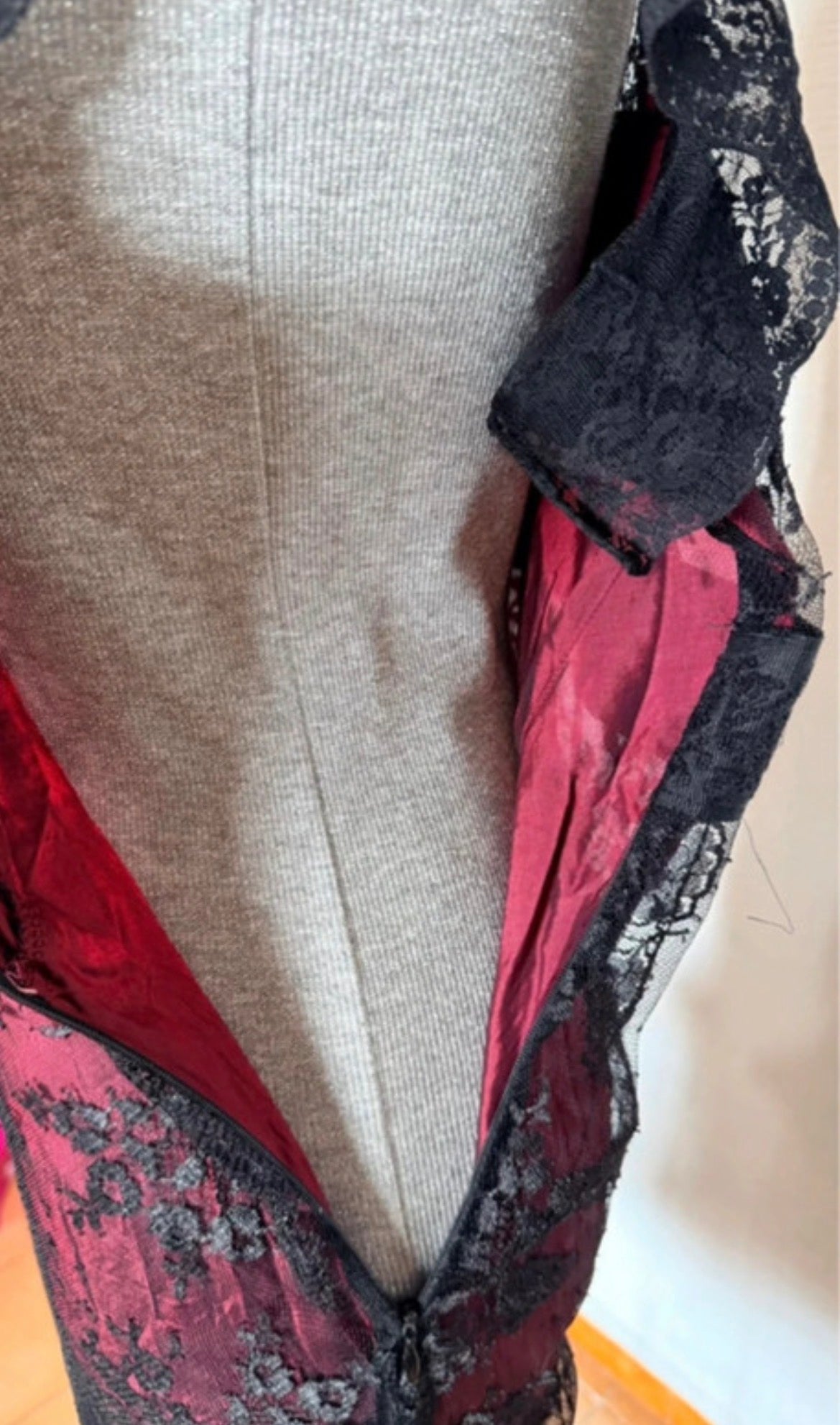 - Vestido encaje Roberto Verino • Talla M