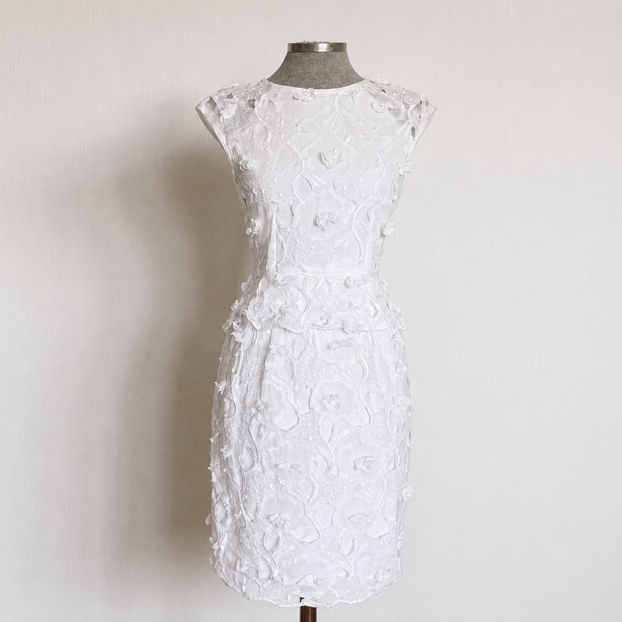 - Vestido bordado BCBGMAXAZRIA• Talla XS