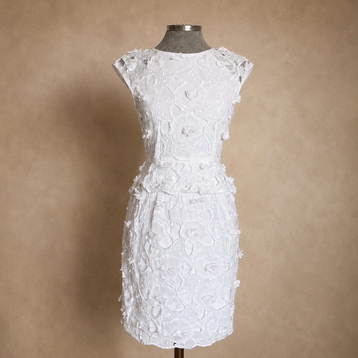 - Vestido bordado BCBGMAXAZRIA• Talla XS