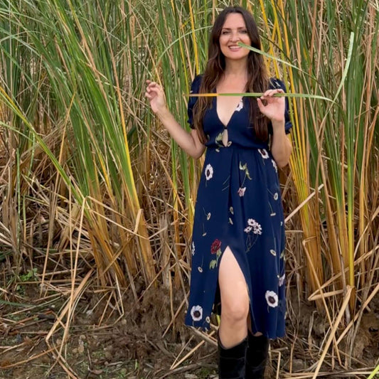 Vestido floral azul marino Reformation • Talla S